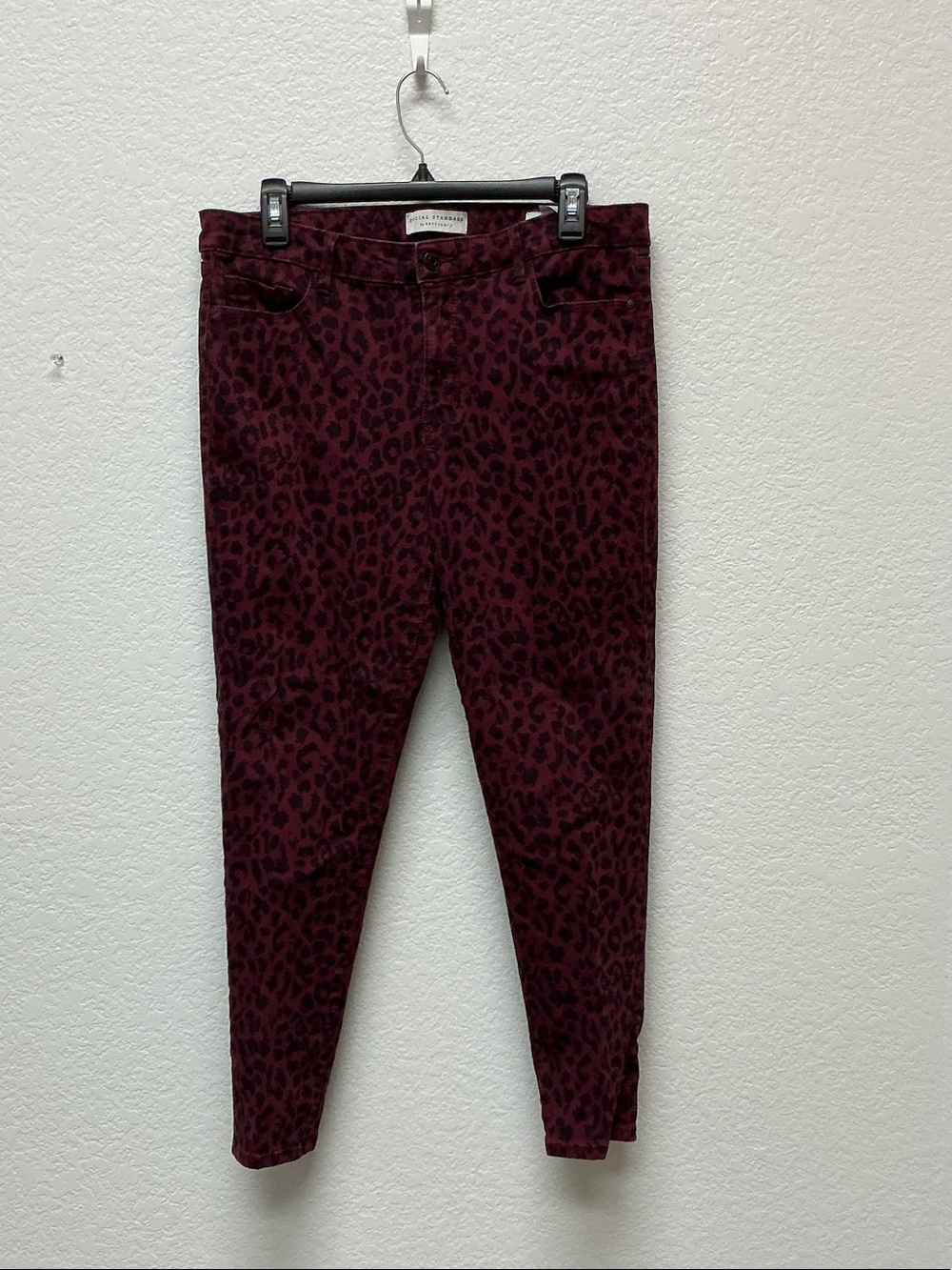 Women’s Skinny Leopard Print Jeans in Burgundy